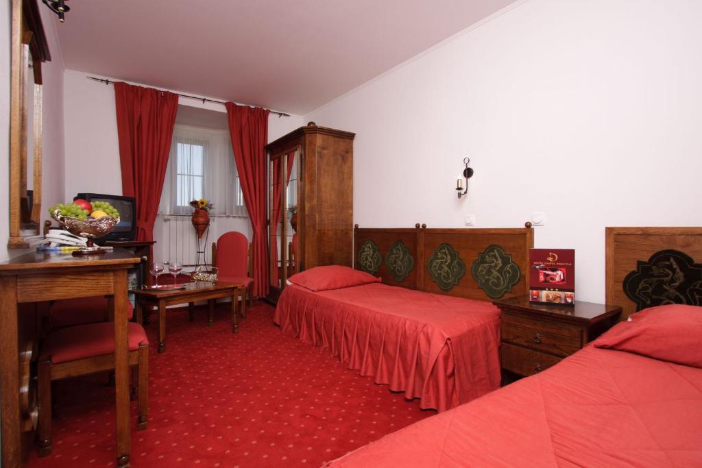 Hotel Castel Dracula Piatra Fantanele Room photo